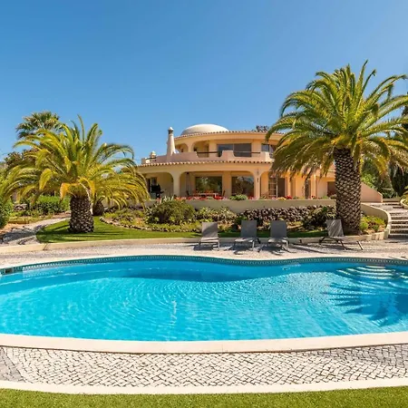 With Private Pool And Garden In Villa Carvoeiro (Lagoa)