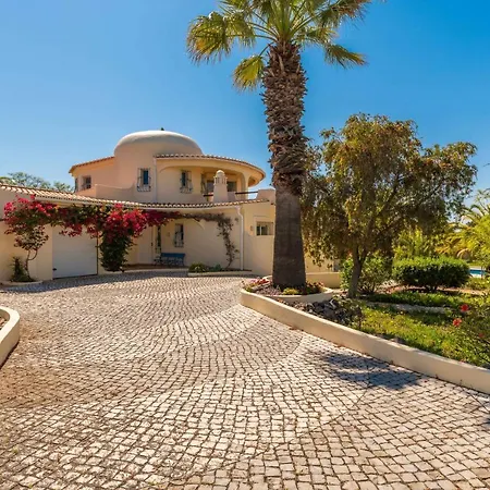 With Private Pool And Garden In *