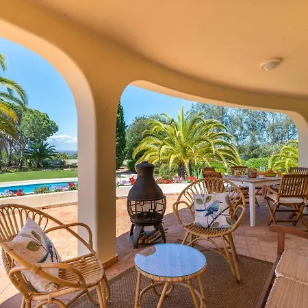 Villa With Private Pool And Garden In Carvoeiro (Lagoa)