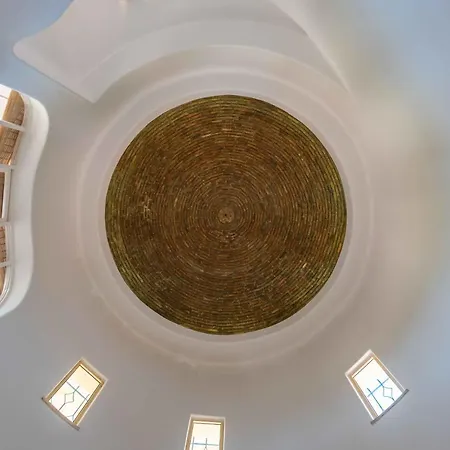 וילה With Private Pool And Garden In קארבואירו