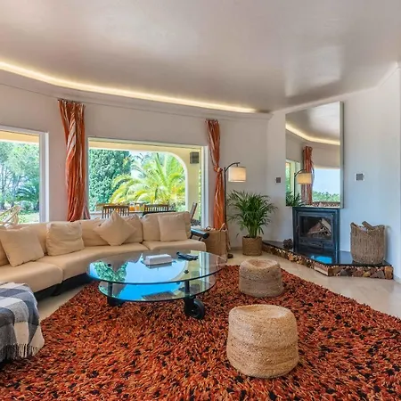 וילה With Private Pool And Garden In *